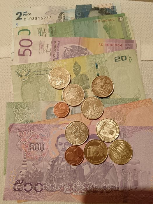 Bancnote și  monede de colectie