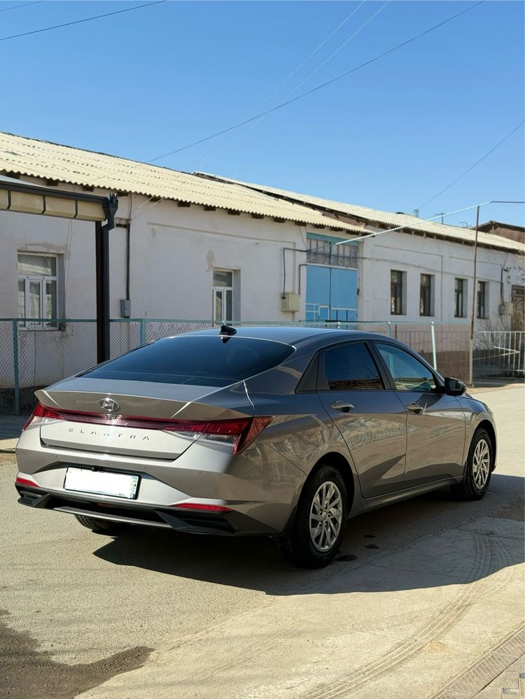 Hyundai Elantra сатылады