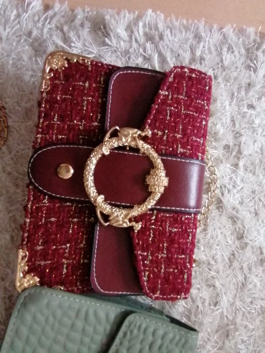 Дамски чанти/клъчове