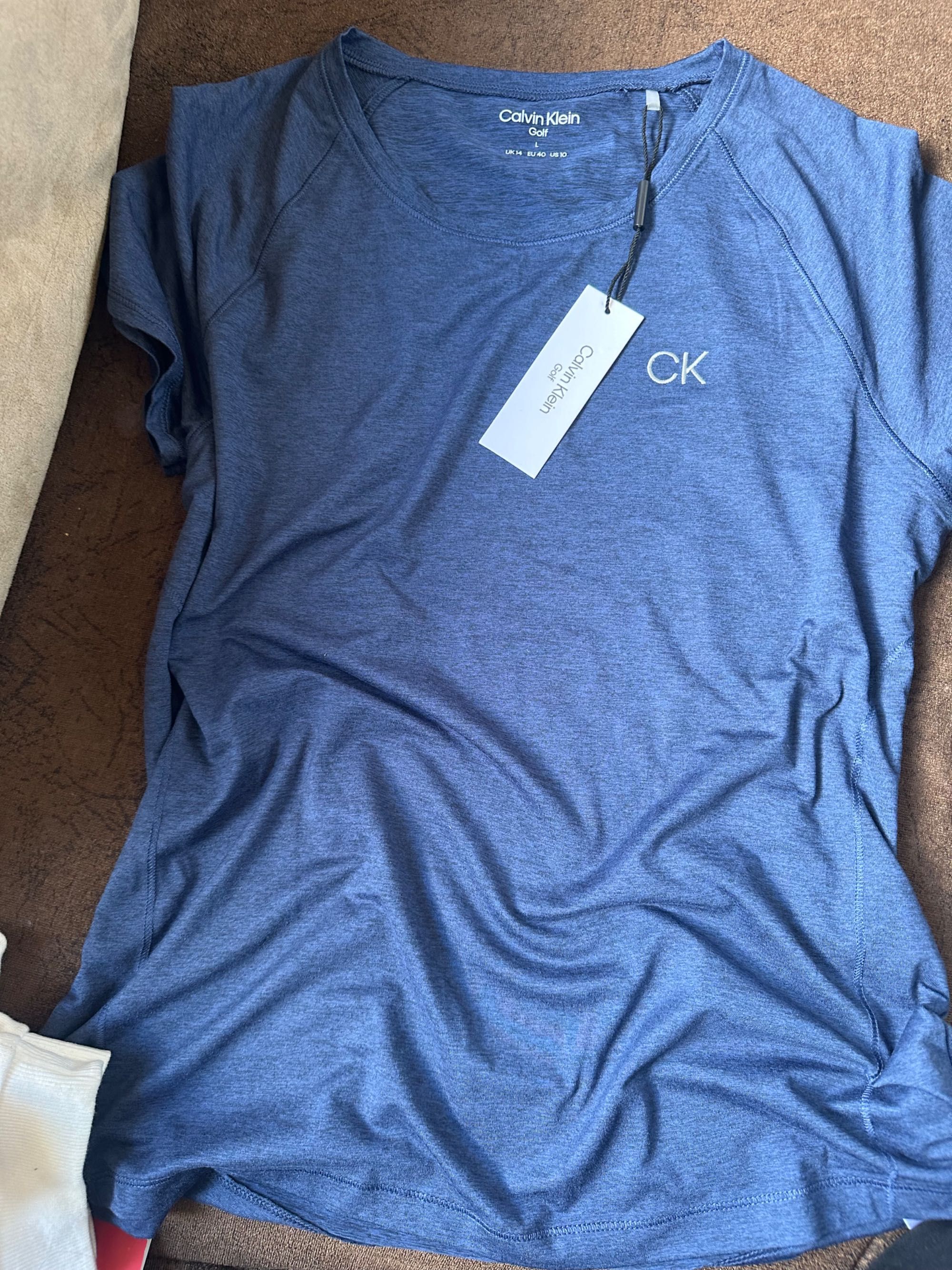 Тениска  Calvin Klein чисто нова