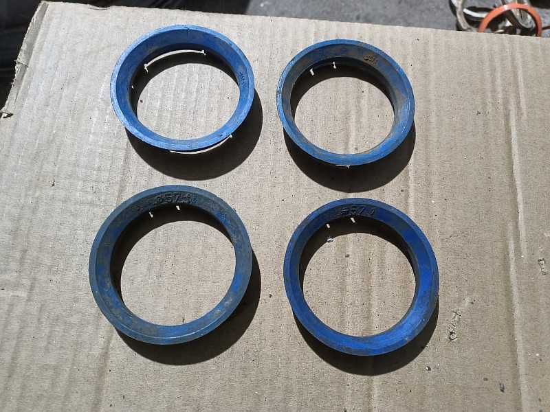 Продам пластмассовые центровочные кольца с 63.3 на 57.1 мм. 8000 тг.