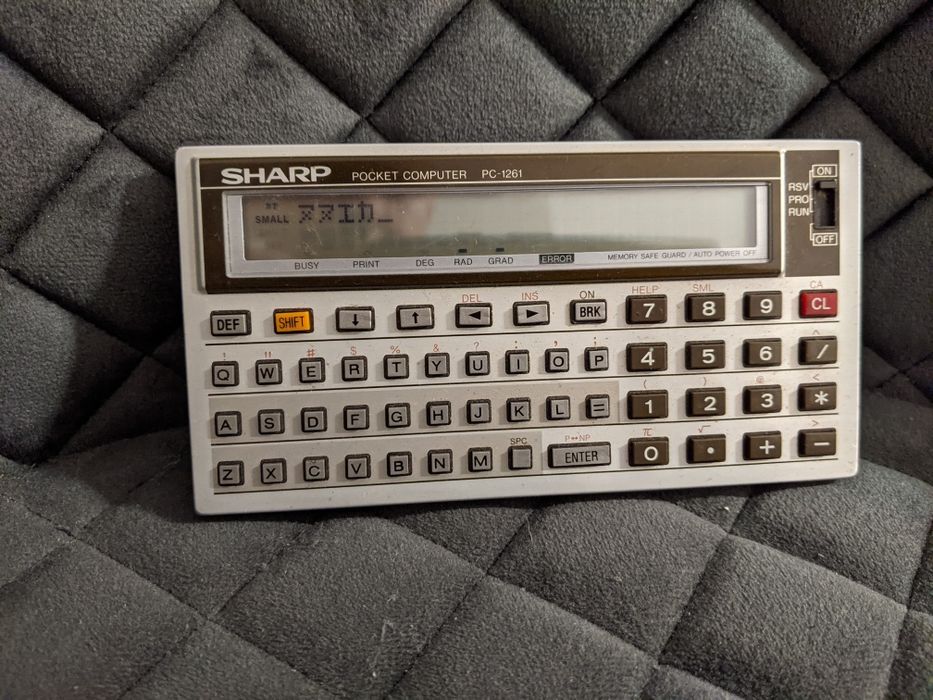 Calculator științific SHARP PC-1261 in stare foarte  buna