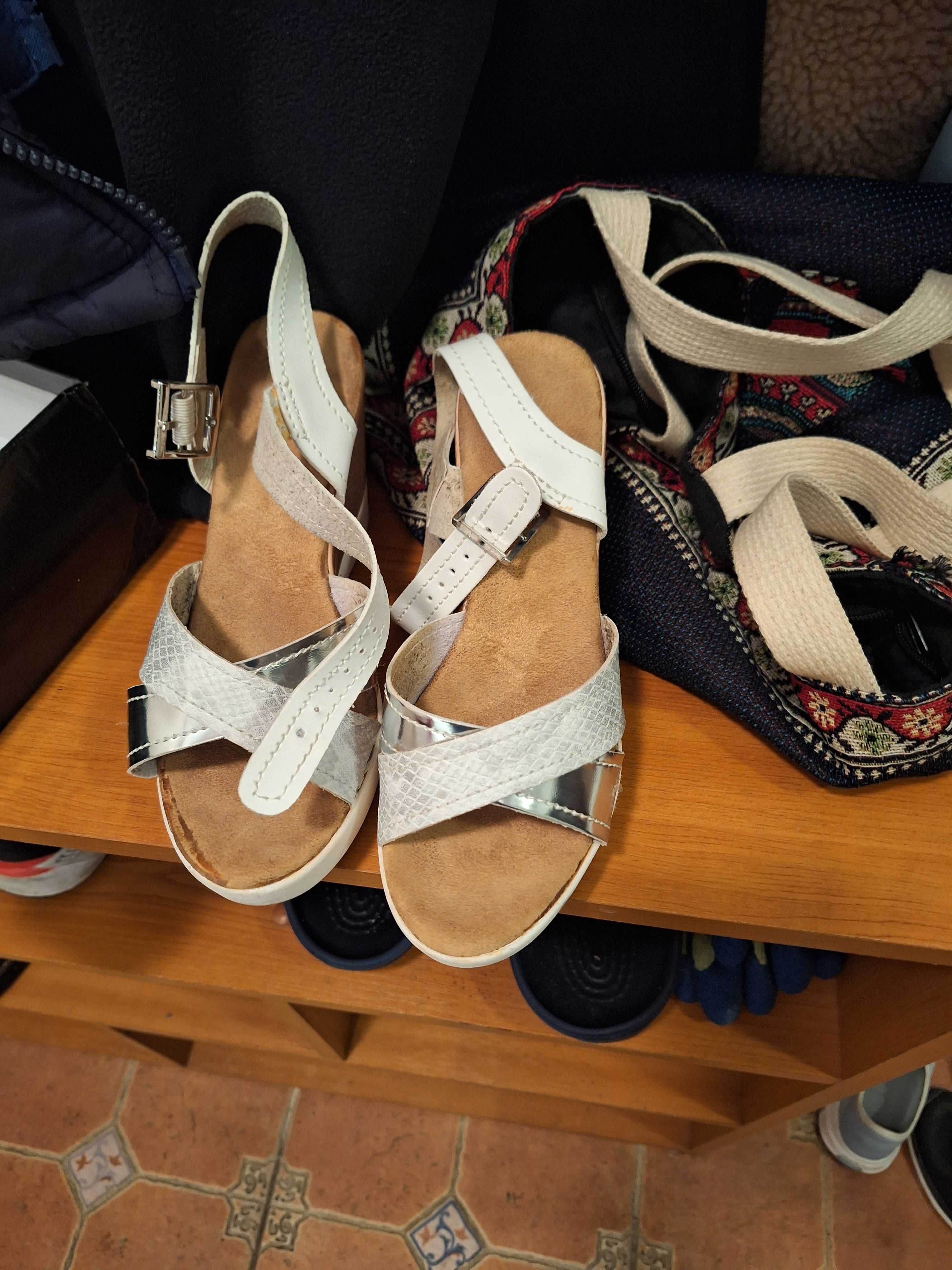 Pantofi si sandale de dama masura 36 pret total 500 de lei