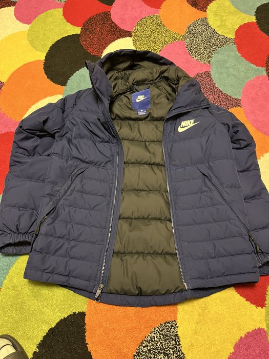 Vând geacă sport Nike