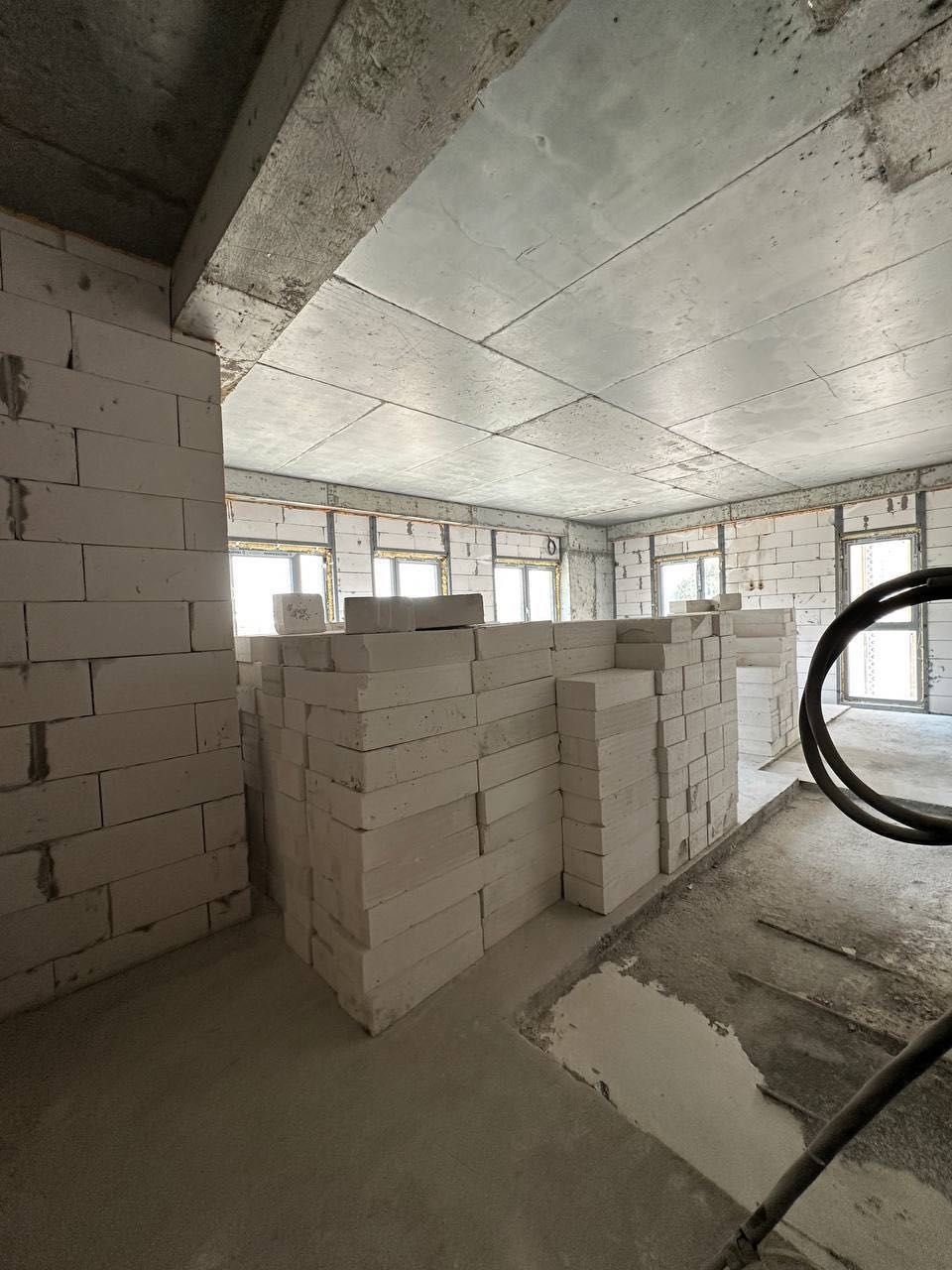 Mirabad Avenue Продается 2 комнатная коробка ул.Кунаева Госпитальный