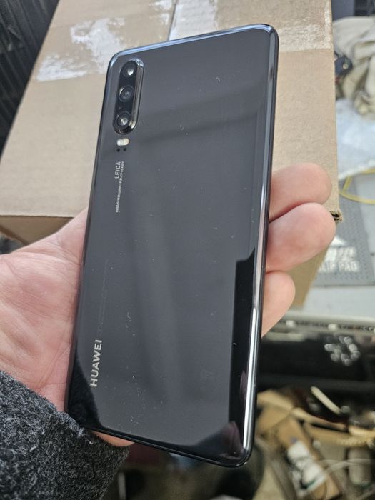 Huawei P30 în stare foarte bună!