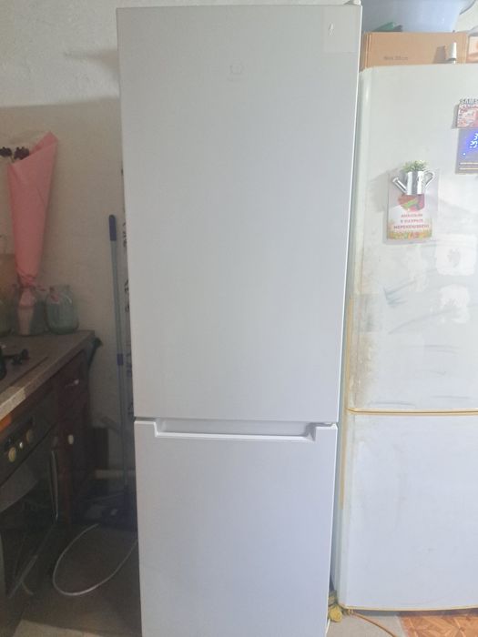 Холодильник продаётся