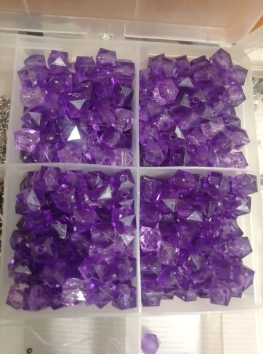 Продаю бусины в хорошем состоянии