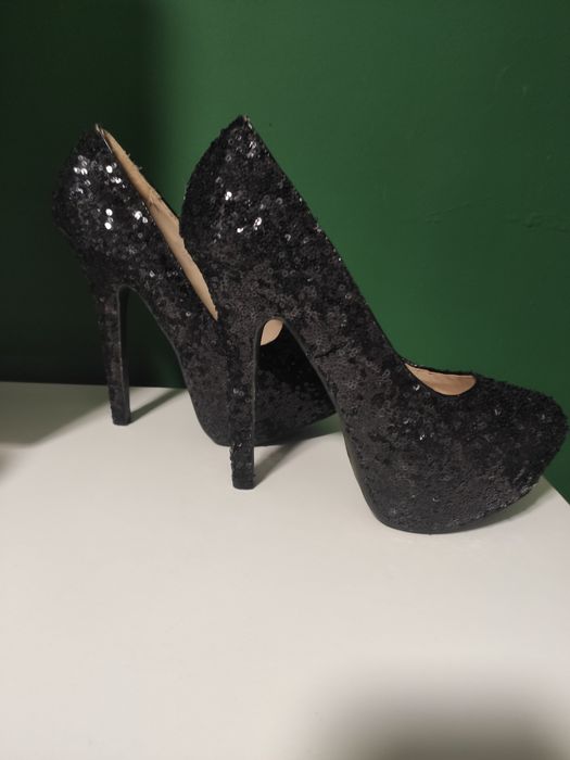 Черни токчета с пайети