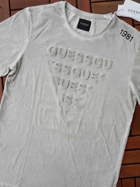 ПРОМО GUESS JEANS- М - Оригинална мъжка тениска с релеф