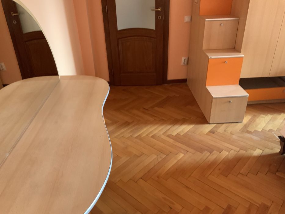 Apartament de inchirait oradea LUX 4 CAMERE Et1 in CENTRU CIVIC.