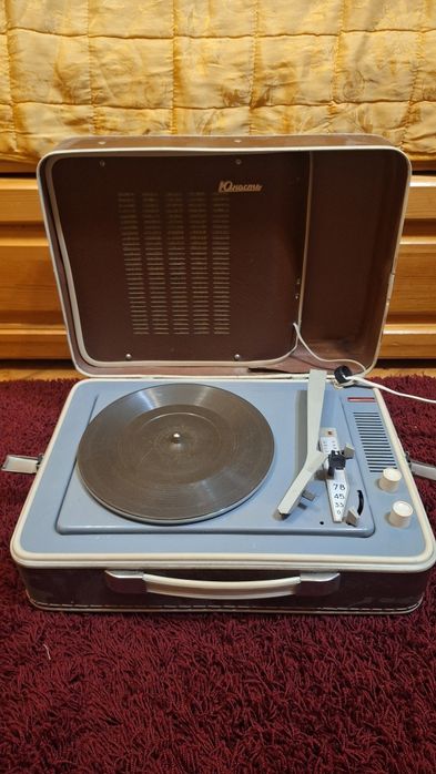 Ретро Грамофон Юность 301