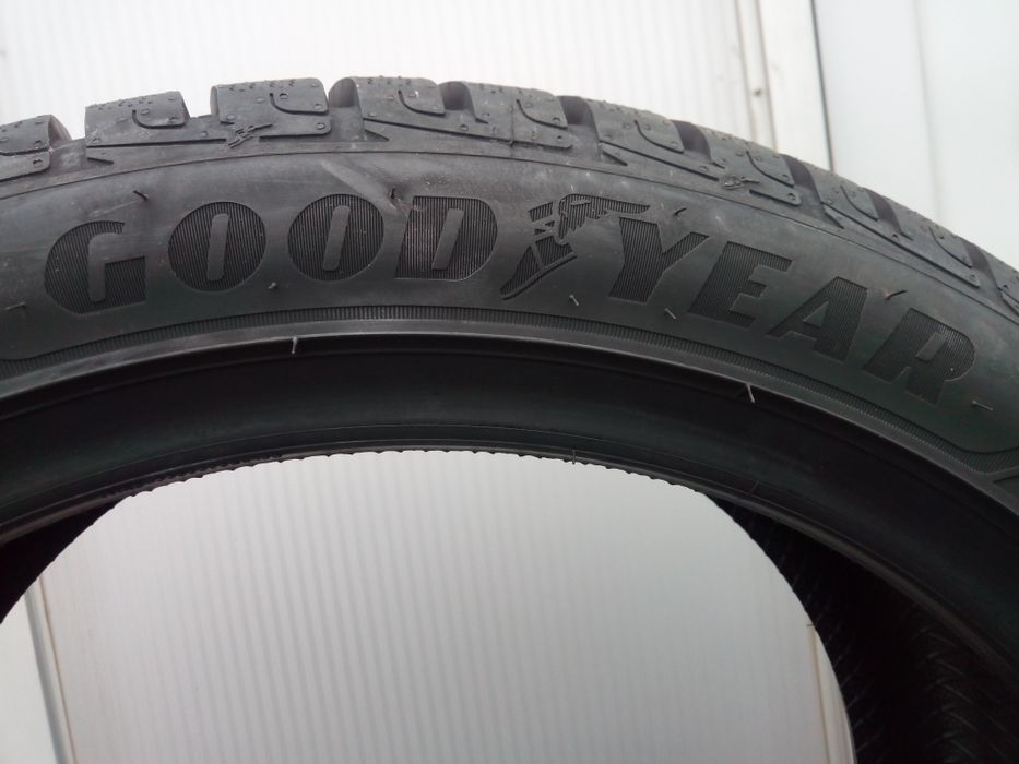 Anvelope iarnă noi 225/45r18-95V XL Goodyear Ultragip Performance