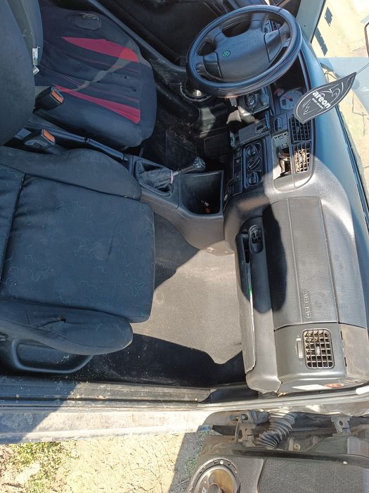Volkswagen golf 3 1.6 бензин на Части