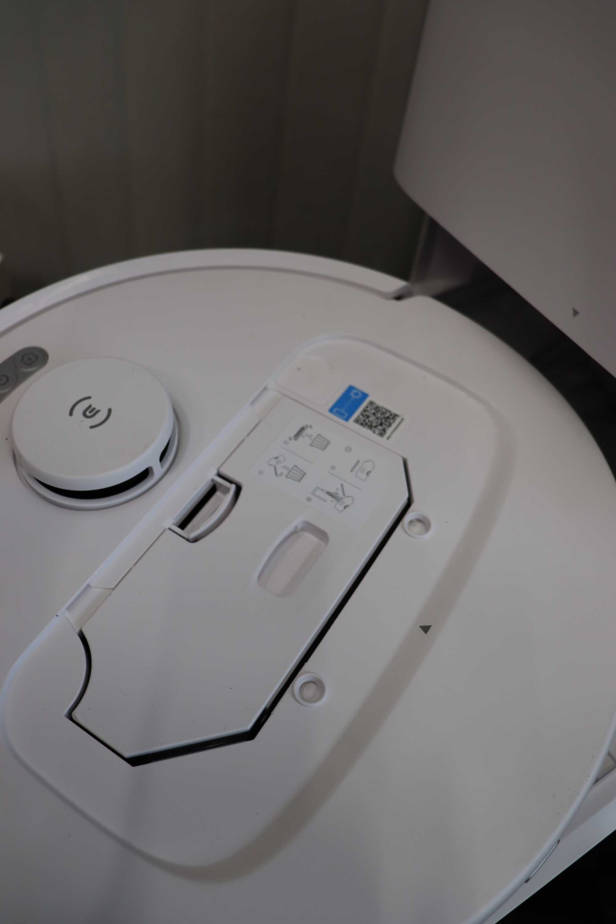 Прахосмукачка робот ECOVACS N30 Pro OMNI, моп с гореща вода, сушене