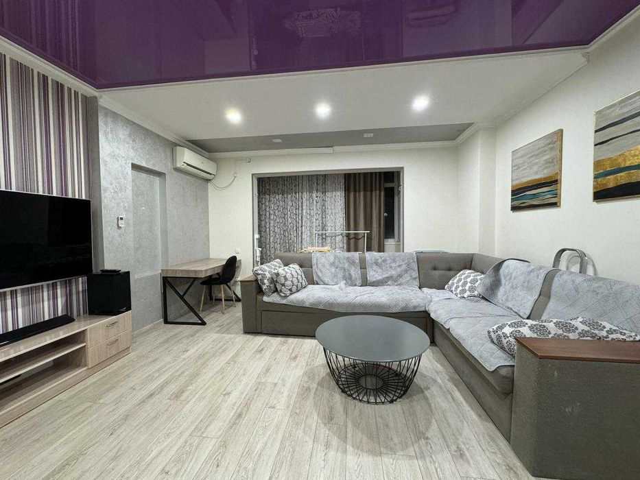 Продаётся 3/6/9  68,6м2. в центре города,Гостиница Россия, Точка вкуса