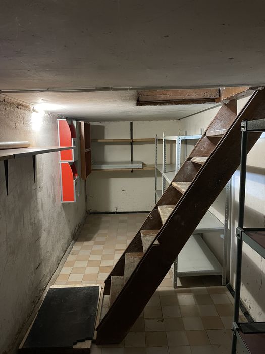 Продается бывший продуктовый магазин