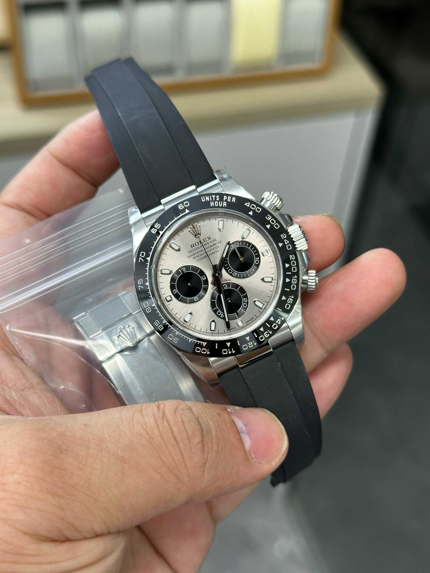 Rolex Daytona сребристо сиво