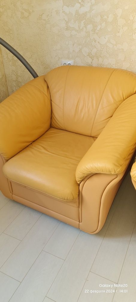 Продам кресла экокожа в отличном состоянии 2 шт каждое кресло по 20к