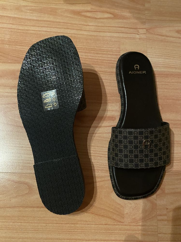 Оригинални дамски чехли на Aigner