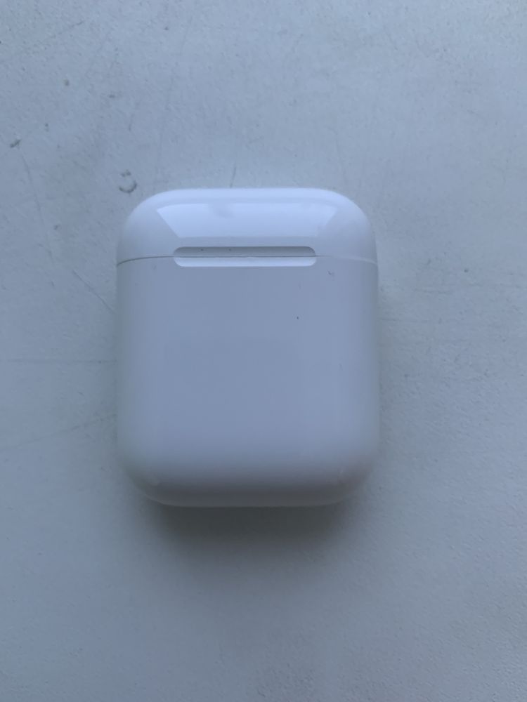 Продам беспроводные наушники Airpods 2