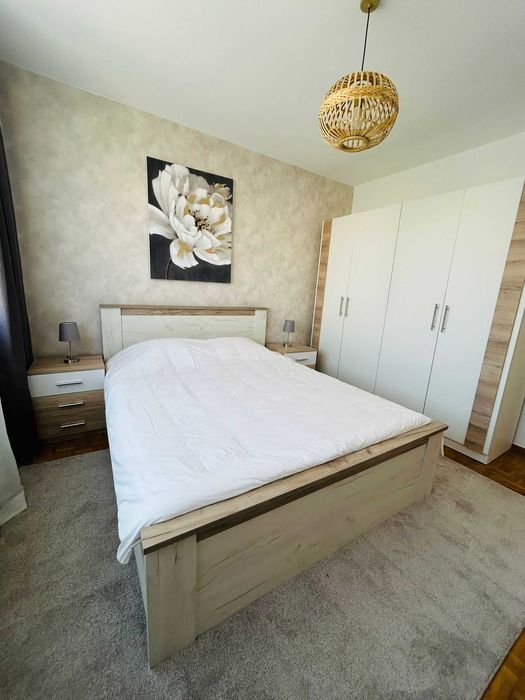 Apartament cu 3 camere decomandate zona Milea