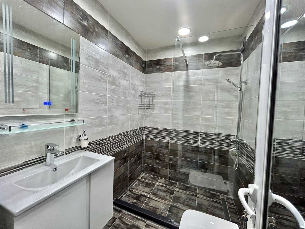 Дава се под наем Едностаен апартамент в София, Младост 3 - 40 кв.м за 382.5 € - Снимка #5