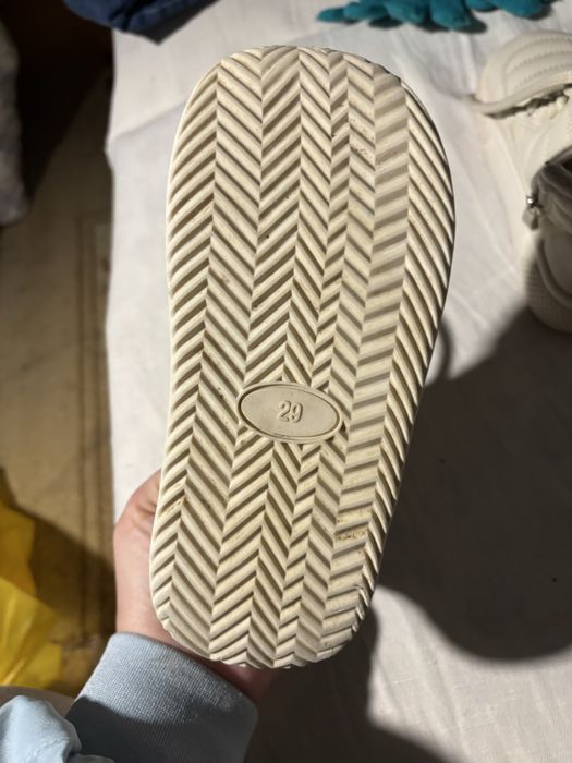 Продам зимний парку детскую и обувь осень