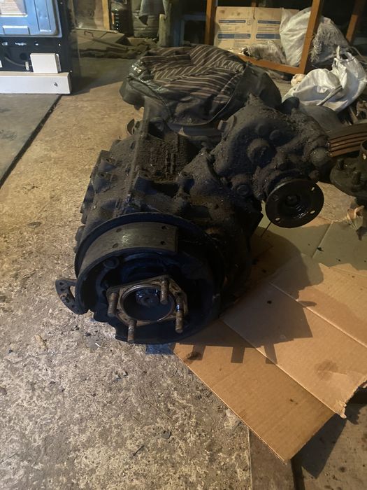 Продам на Зил,Коробку,раздатку, запчасти диски,коробка,стартер