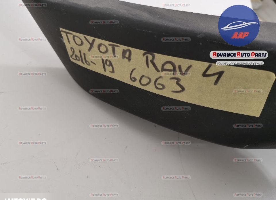 Тойота РАВ4 / Toyota RAV4 Оригинална предна броня в добро състояние