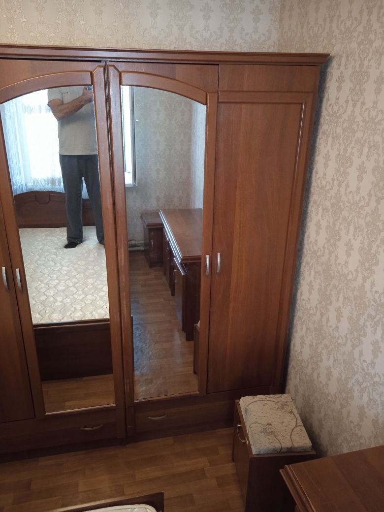 Продается спальный гарнитур
