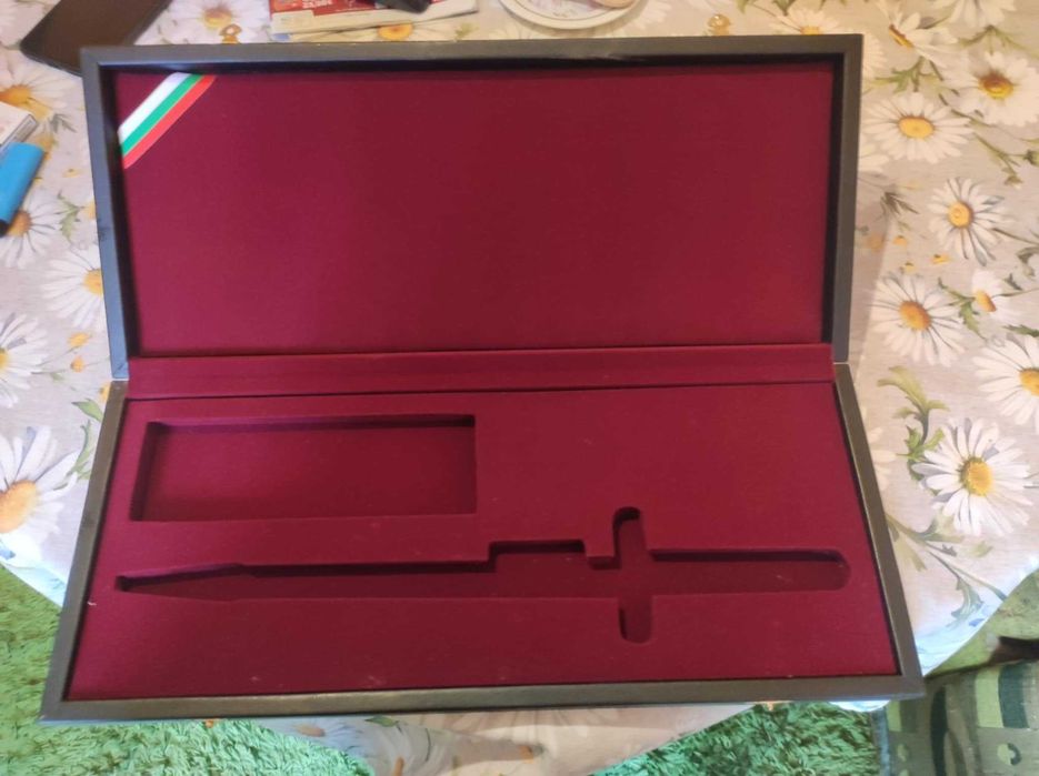 Кожена кутия за офицерски кортик