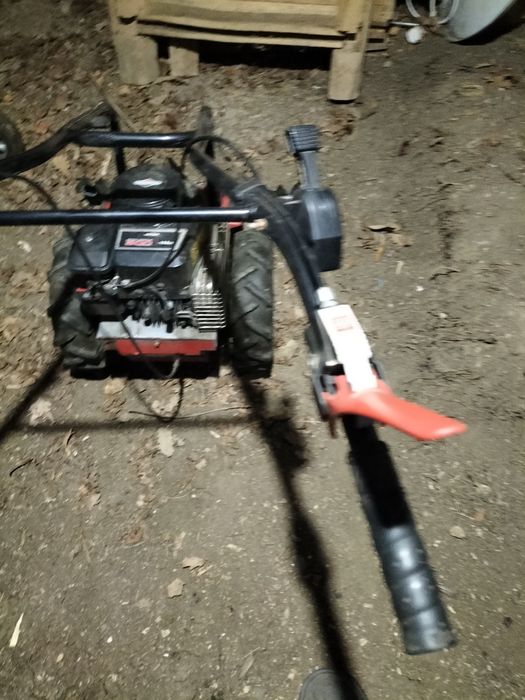 Vând o motocositoare marcă solo  530