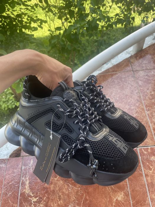Versace chain reaction