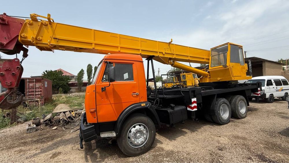 Kamaz kran Ivonaves 25t avtokran
