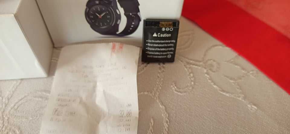 Часовници 2 бр Smart Watch без батерия.