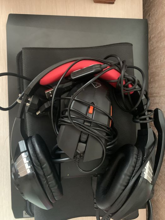 Ноутбук миниму. Год ему