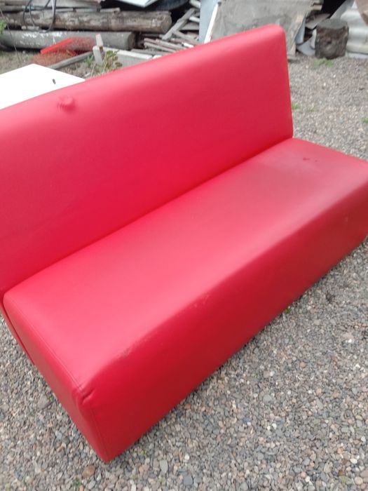 Диван и стулья продам