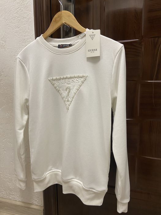 Бяла блуза GUESS чисто нова с етикет