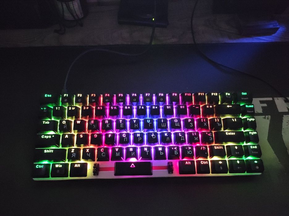 Продам механическую клавиатуру