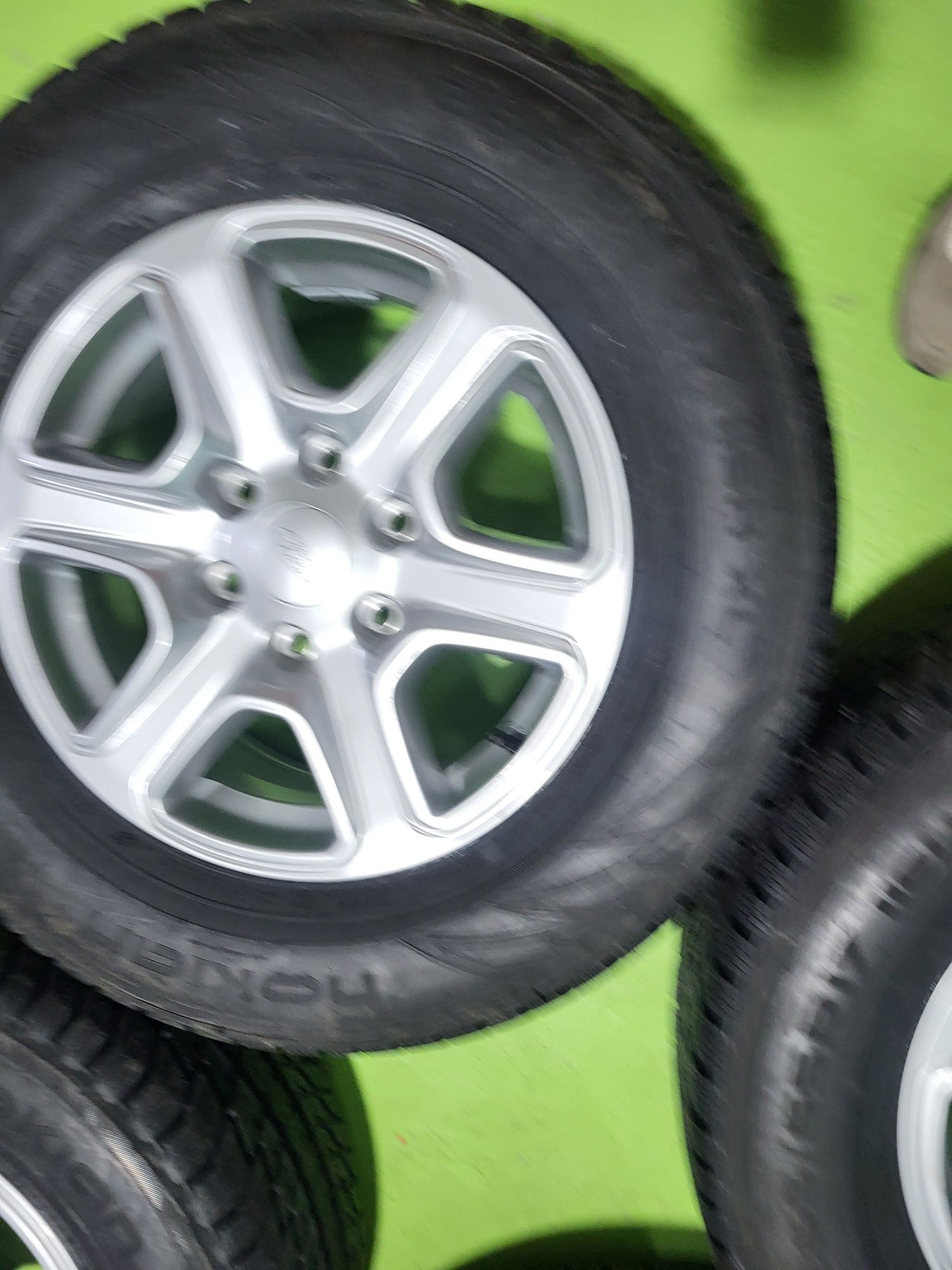 17 6x139.7 Ford Ranger лети джанти 6х139.7 265/65/17 Nokian