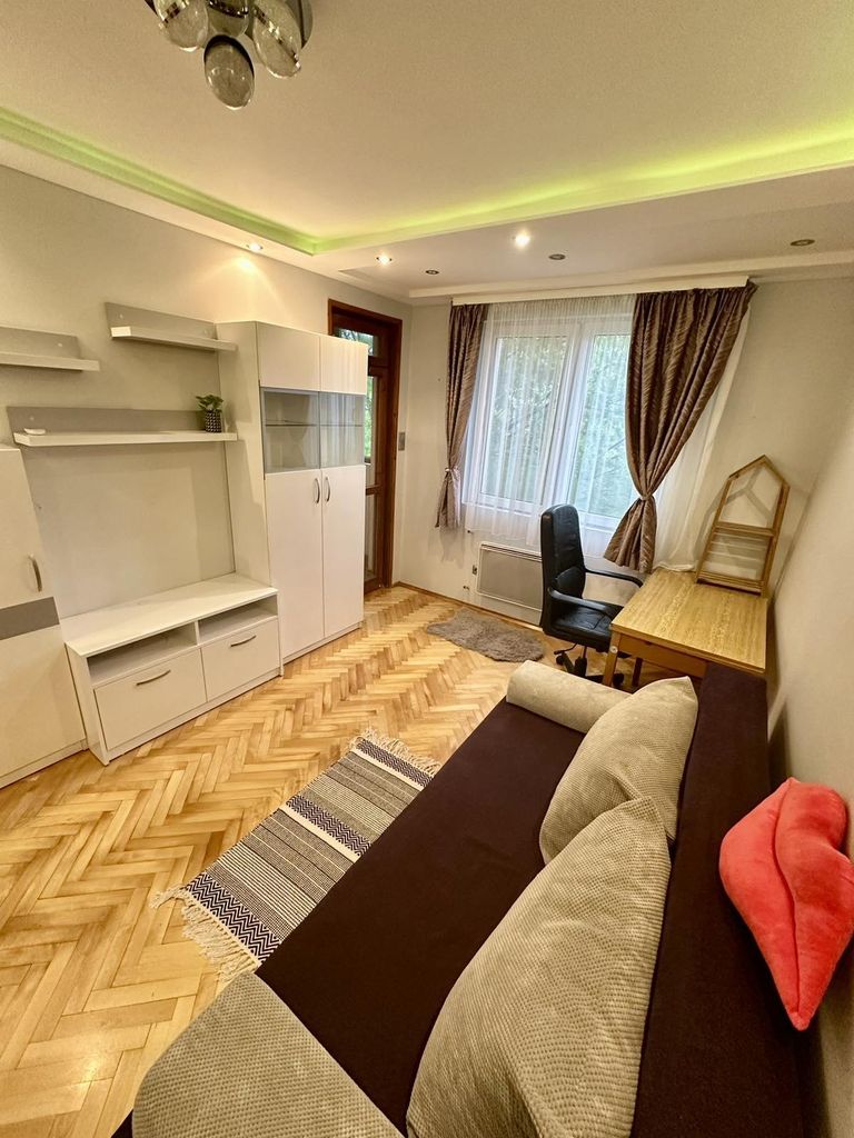 Продава се Тристаен апартамент в Бургас, Възраждане - 78 кв.м за 1981 €/кв.м - Снимка #3