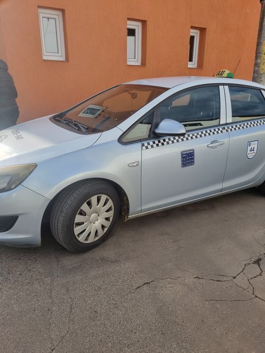 Vând Opel Astra J 2016 1.6 benzina+GPL