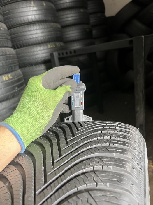 4 anvelope de iarna 215/55/17 Michelin 7.5 mm!