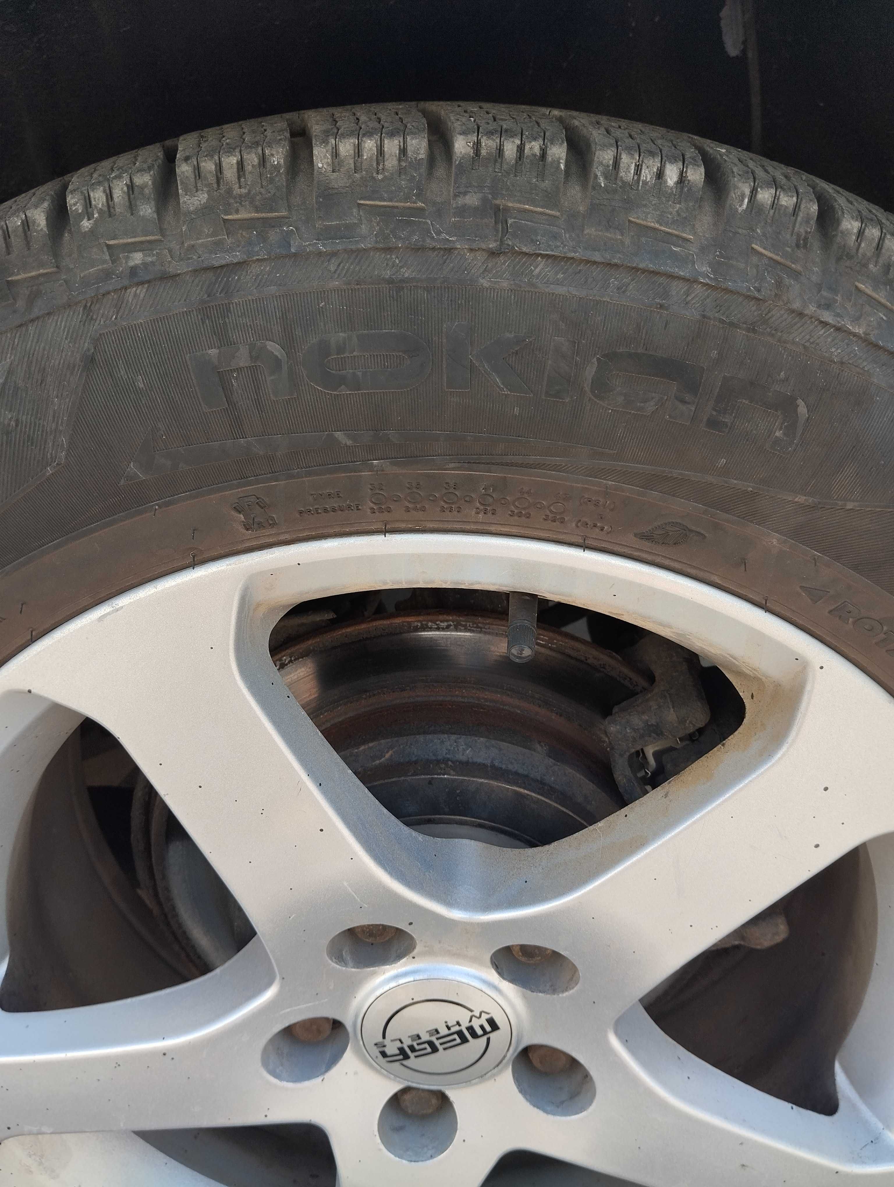 Продавам зимни гуми 225/65/17 Nokian