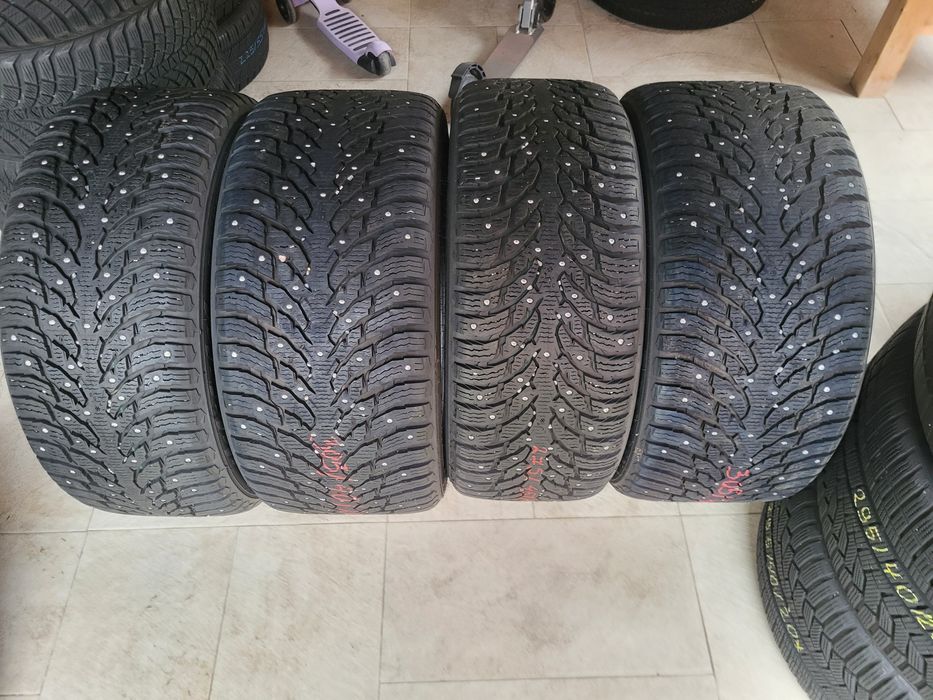 4бр 275/45/20 и 305/40/20 нокиан много запазени малко карани като нови