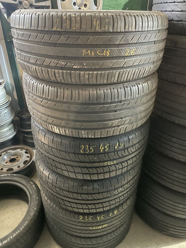 Продам шины 235/45 R19