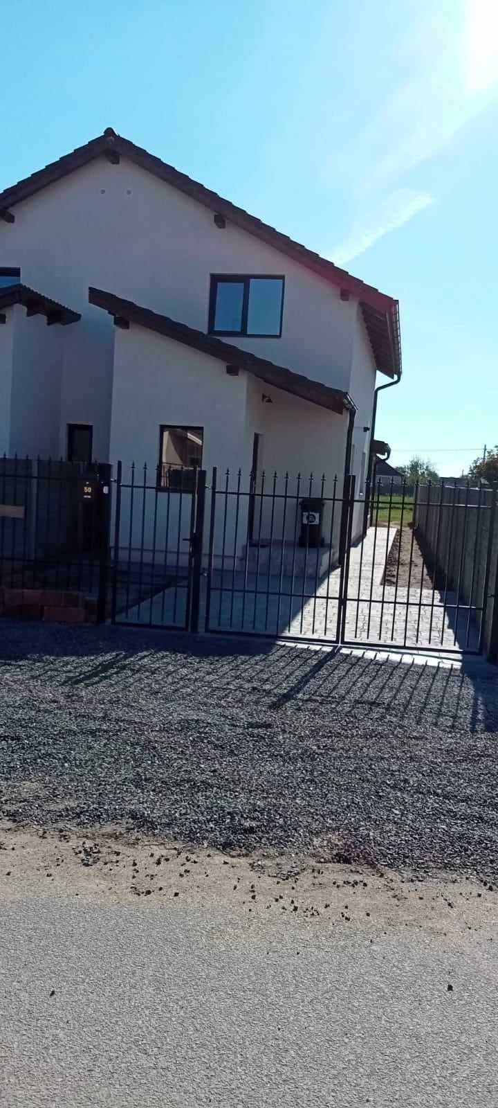 Inchiriez duplex in Mosnita Veche la asfalt