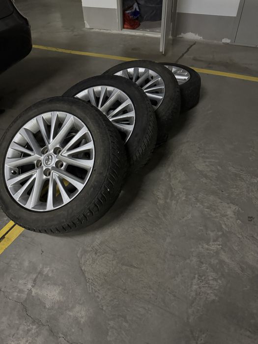 Диски от камри 55 оригинал, + зимняя резина Triangl.