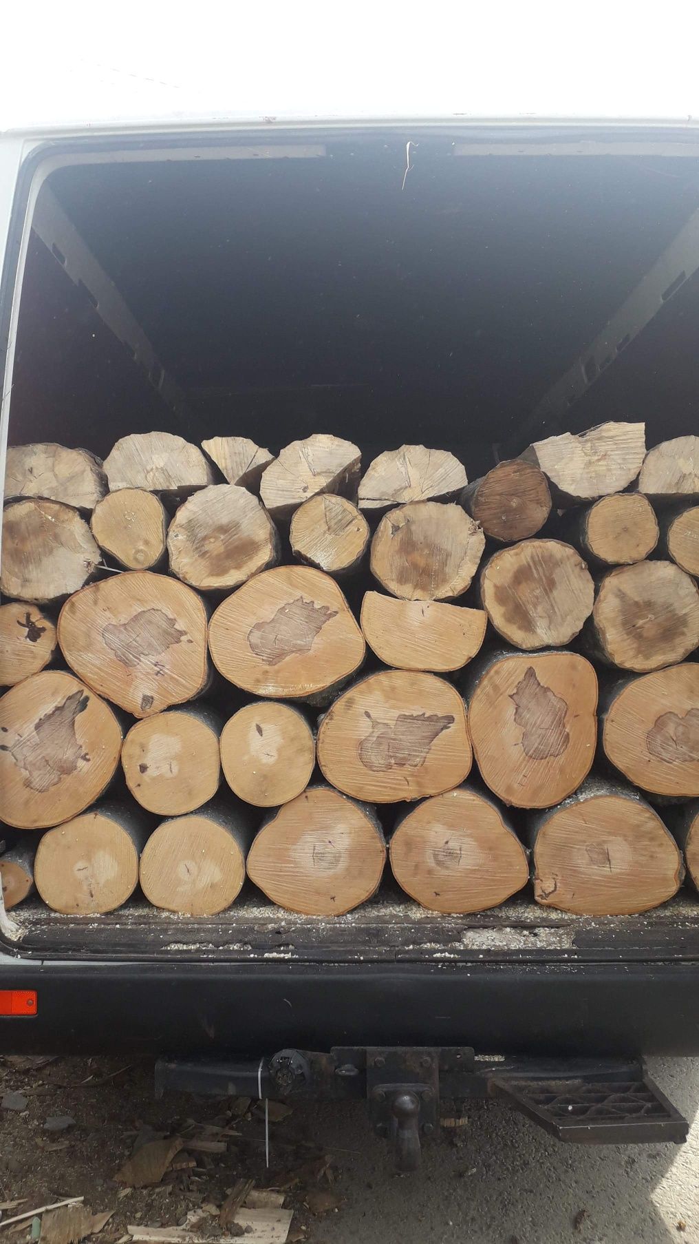 Lemne de foc cu transport gratuit